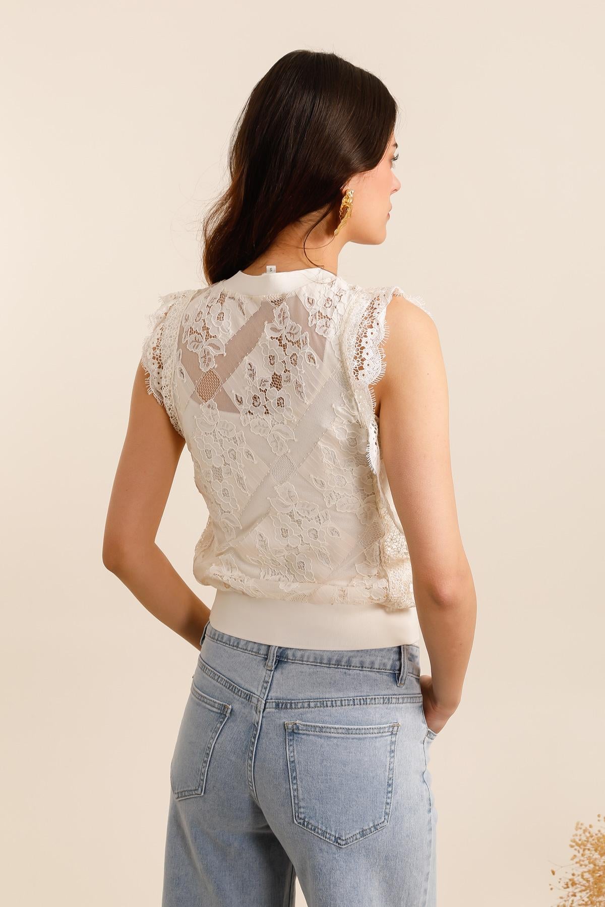 Top Clara en dentelle semi-transparente