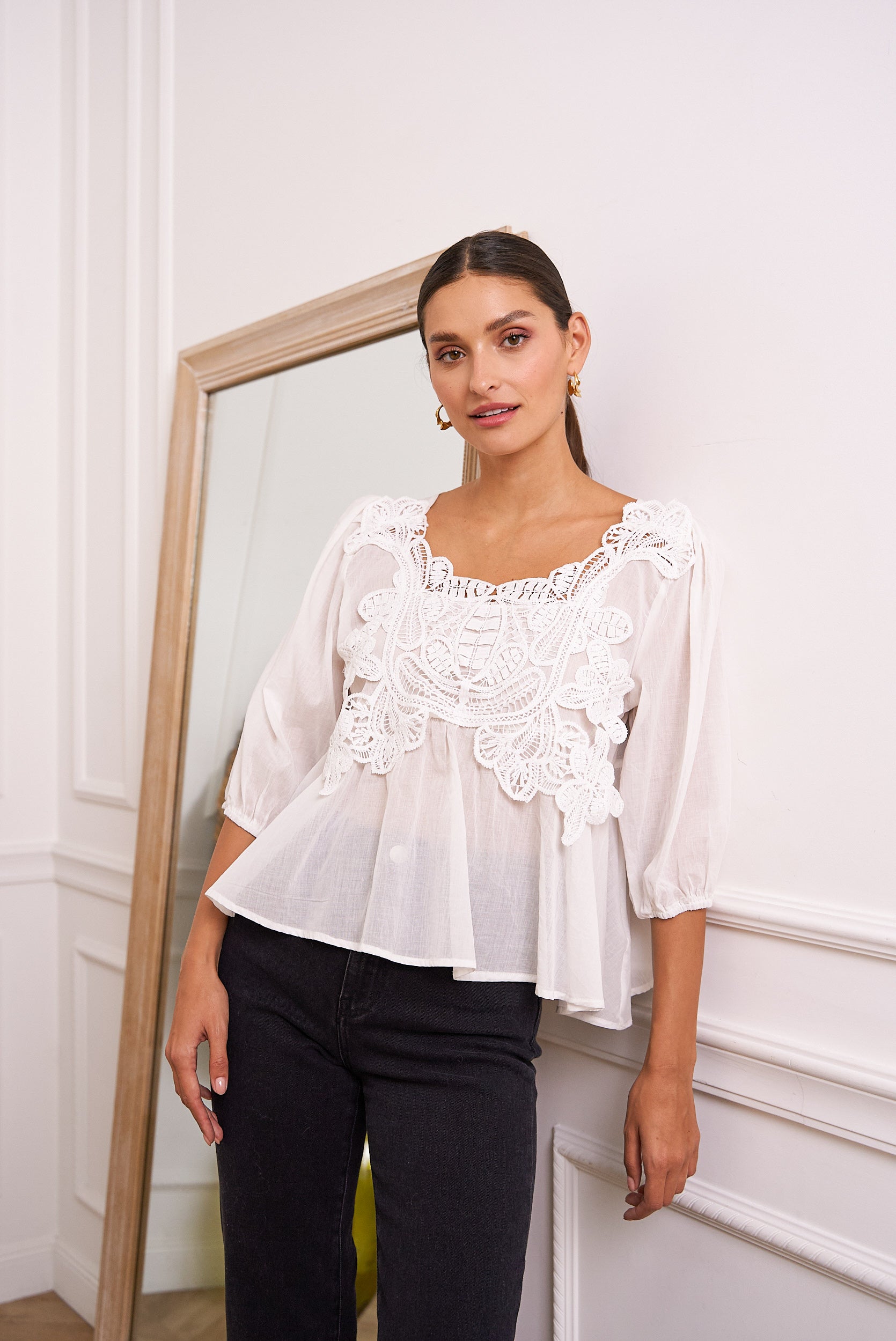 Blouse en coton et dentelle