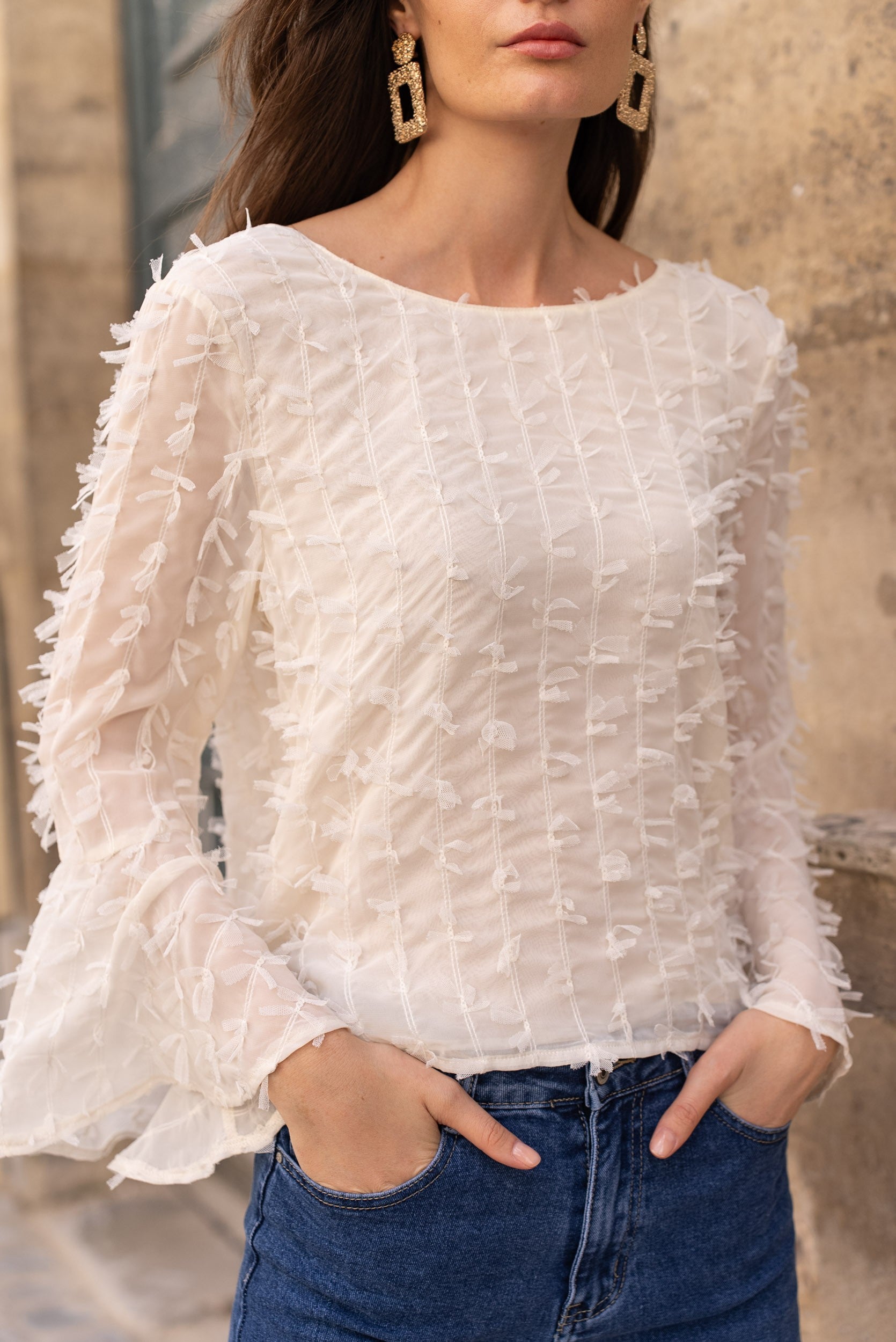 Blouse texturée manches en cloche