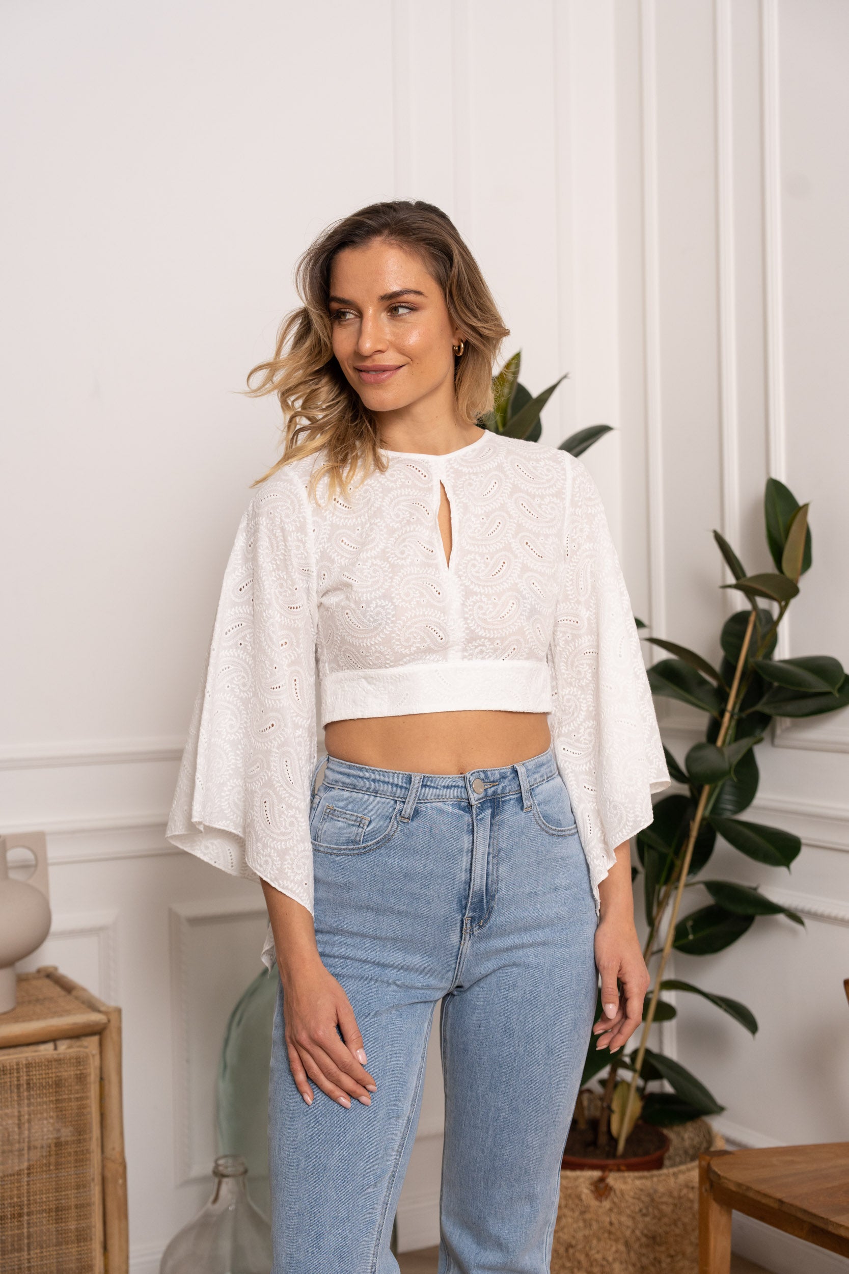 Eloise crop top with bow on the back