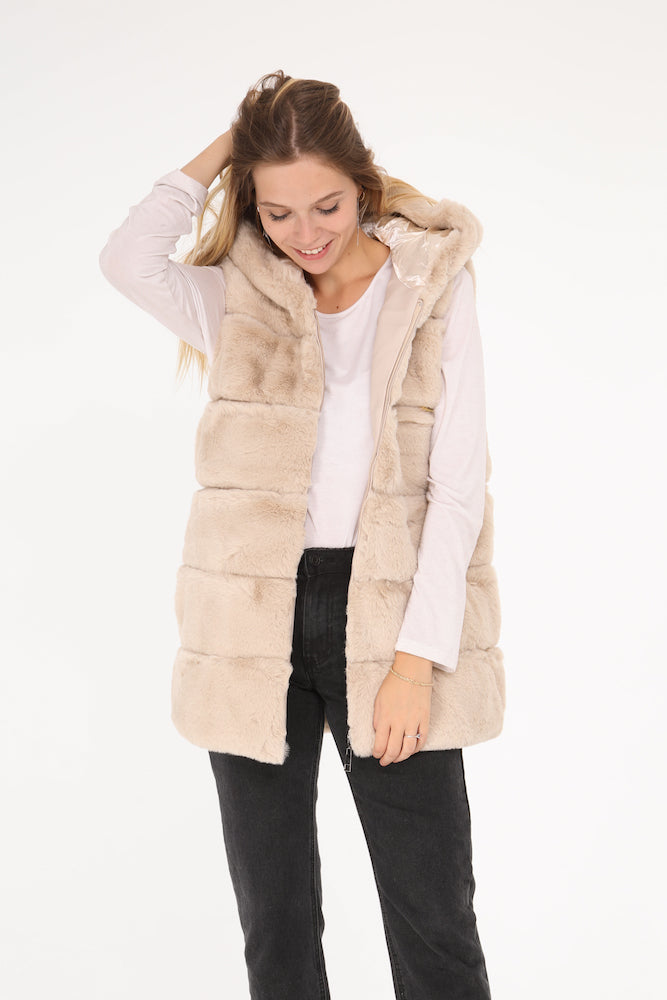 Hooded sleeveless faux fur jacket 