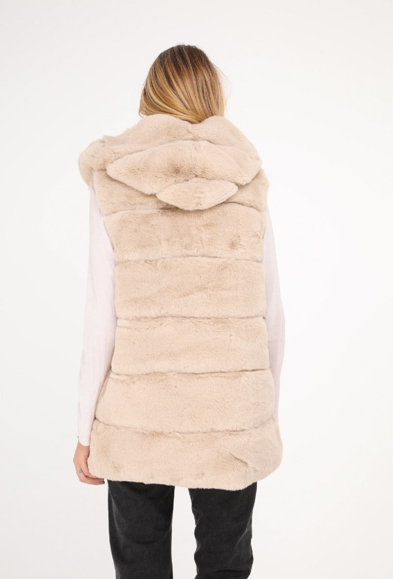 Hooded sleeveless faux fur jacket 