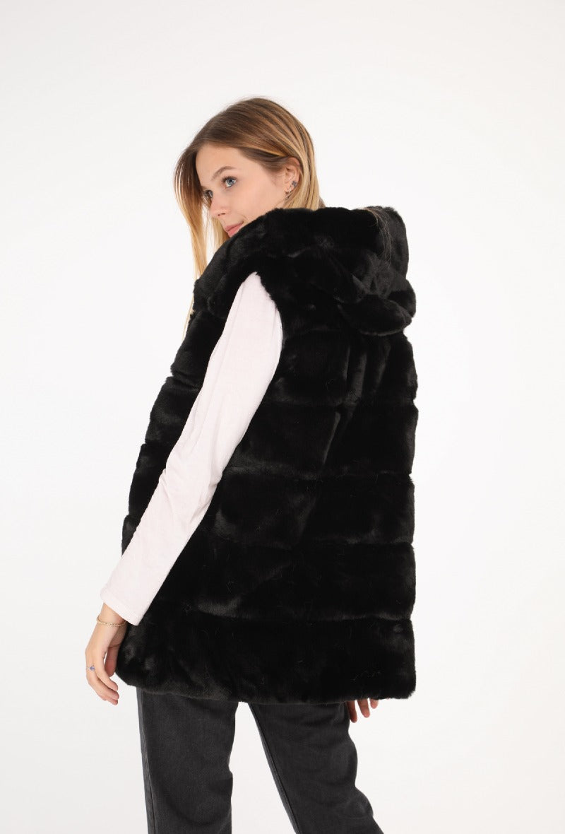 Hooded sleeveless faux fur jacket 