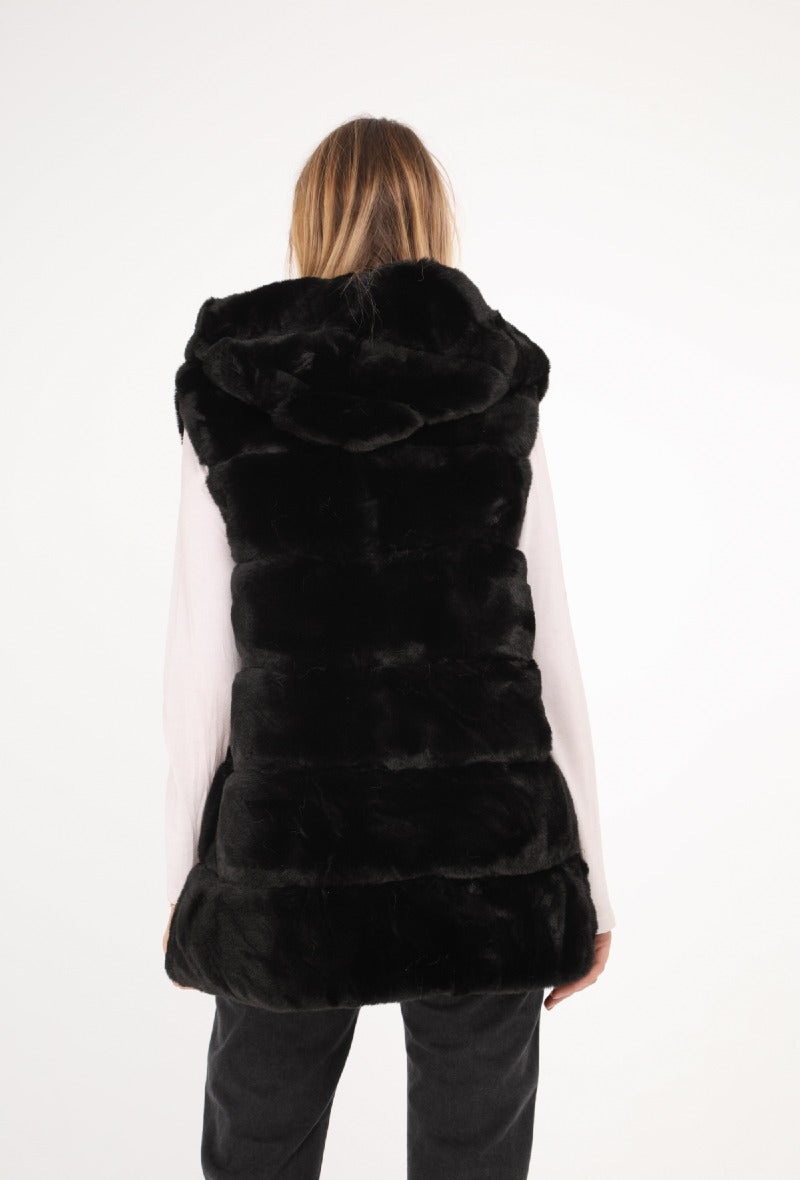 Hooded sleeveless faux fur jacket 